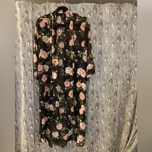 Flowy floral long kimono ~ forever 21! Great quality for f21!!